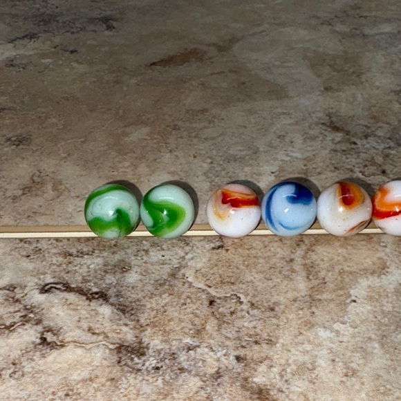 Colorful Swirled Marbles VINTAGE MARBLE LOT OF 11 MULTI-COLOR MARBLES - Picture 8 of 11